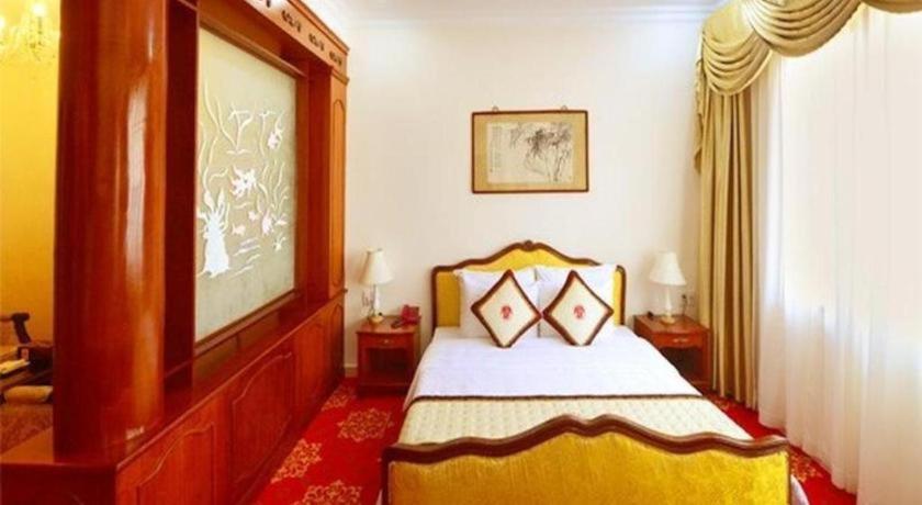 Tan Son Nhat Hotel 3*